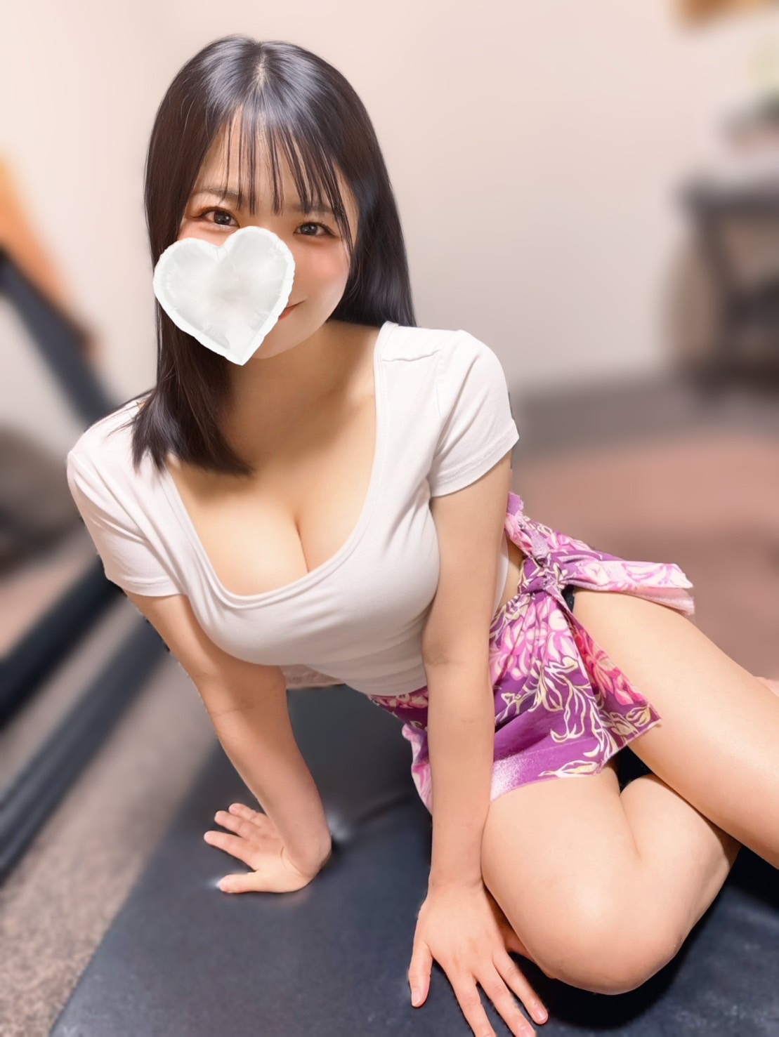 胡桃もか｜初めまして😊胡桃もかです。
新人ですが、元気いっぱい笑顔いっぱいで
みなさまに癒しとパワーをチャージできるよう精一杯頑張ります🌺💓
一緒に楽しい時間を過ごしましょう♪